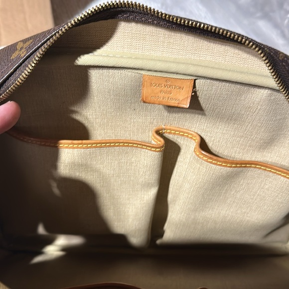 100% authentic Louis Vuitton vanity bag with rings! - Picture 13 of 17